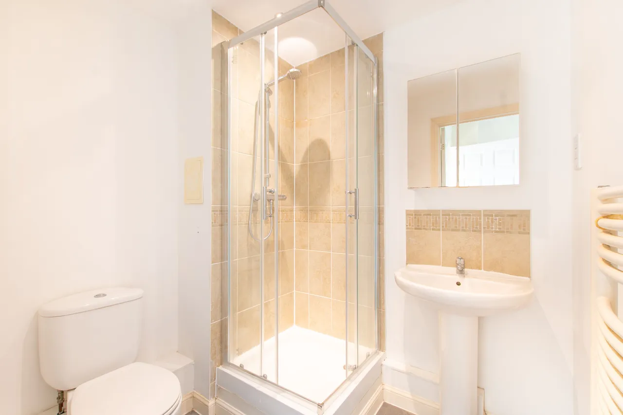 23g Wellspring Crescent, Wembley, photo 7