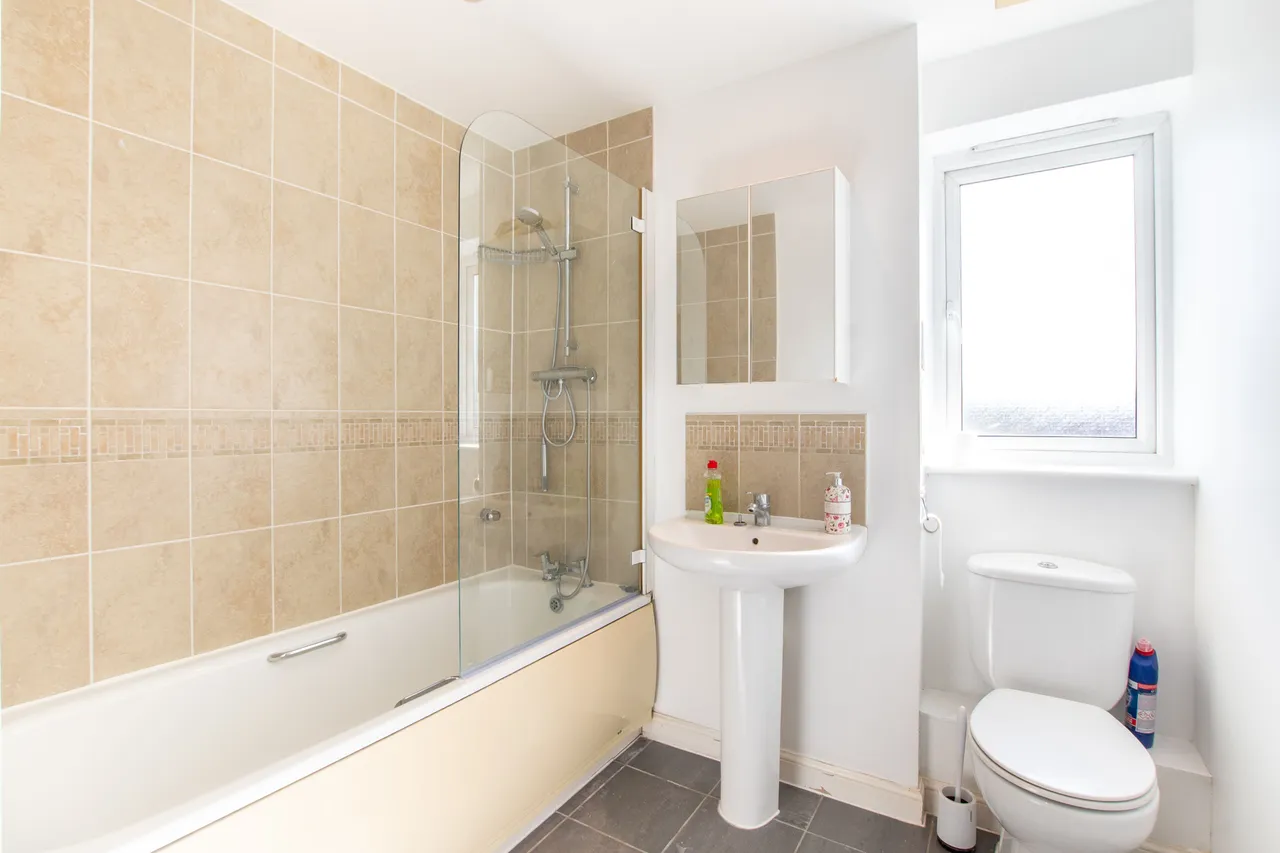 23g Wellspring Crescent, Wembley, photo 11
