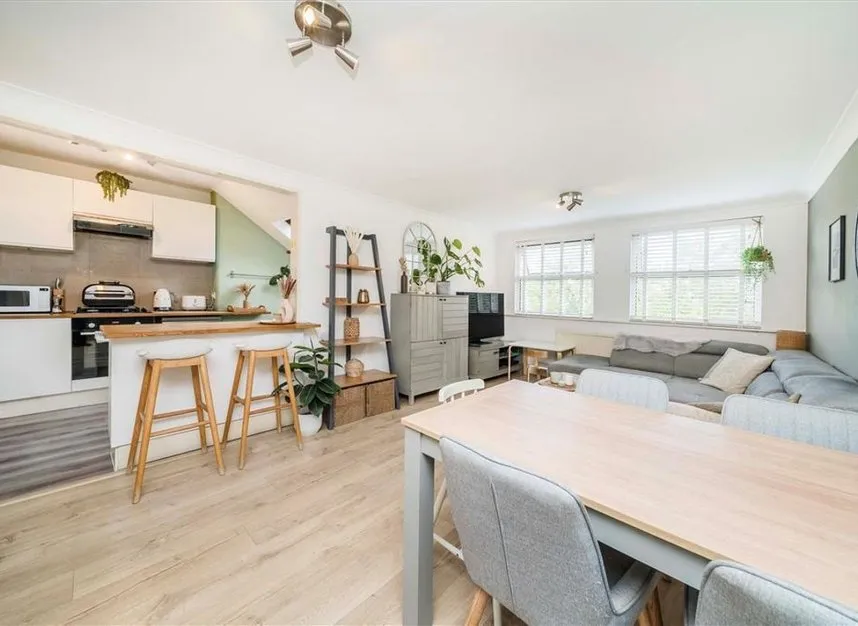Vicarage Road, Hampton Wick, KT1, photo 2