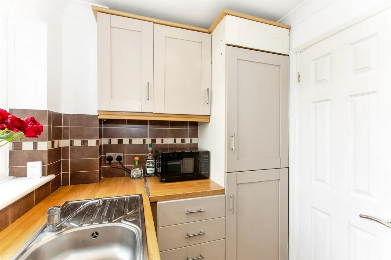 Grove Road, Kettering, NN14, photo 5
