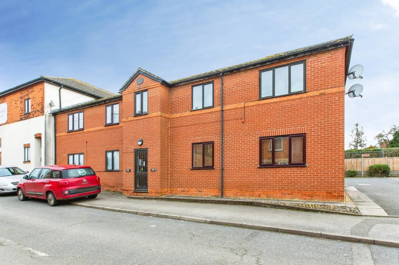 Grove Road, Kettering, NN14, photo 12