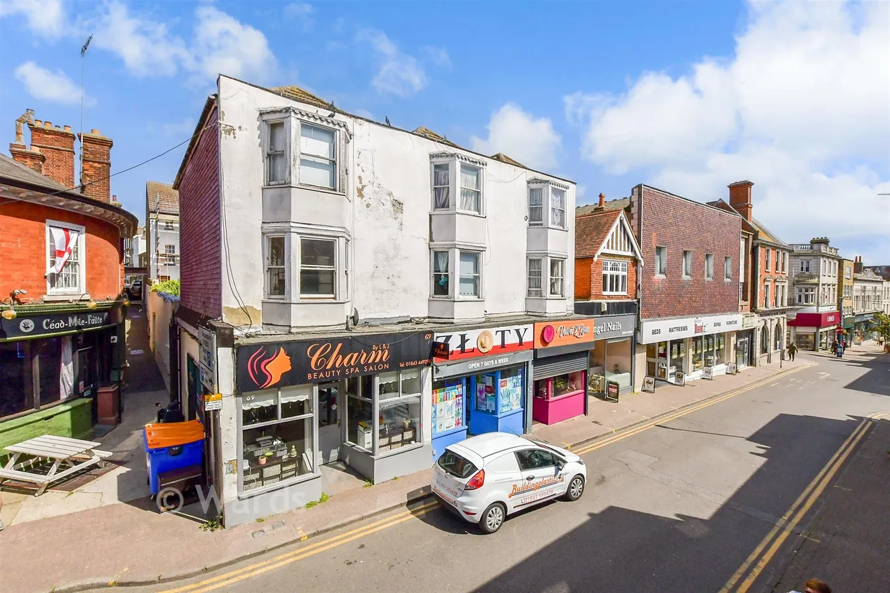 3 bed flat for sale, High Street, Ramsgate, CT11