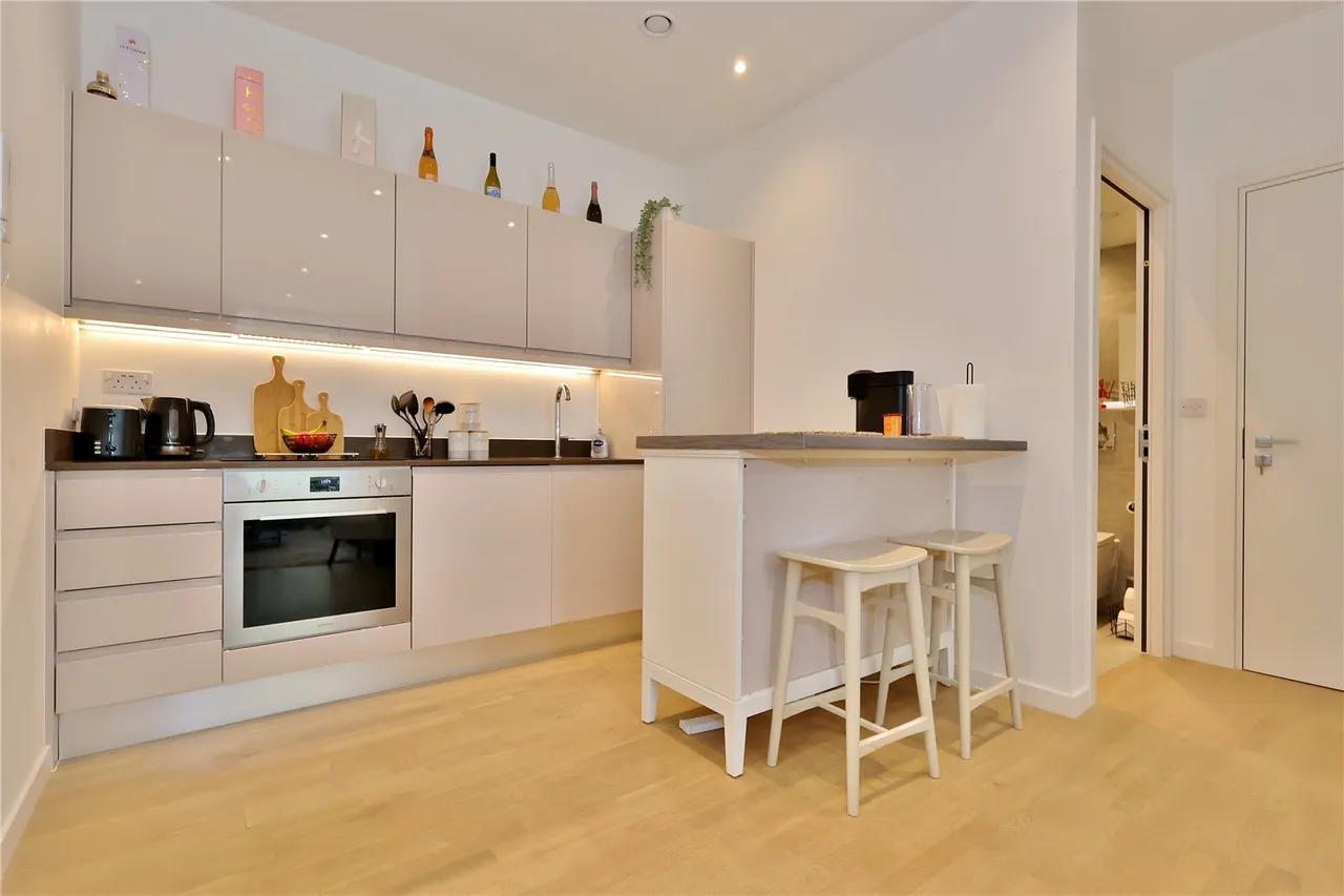 River Court, Sheerwater, GU21, photo 5