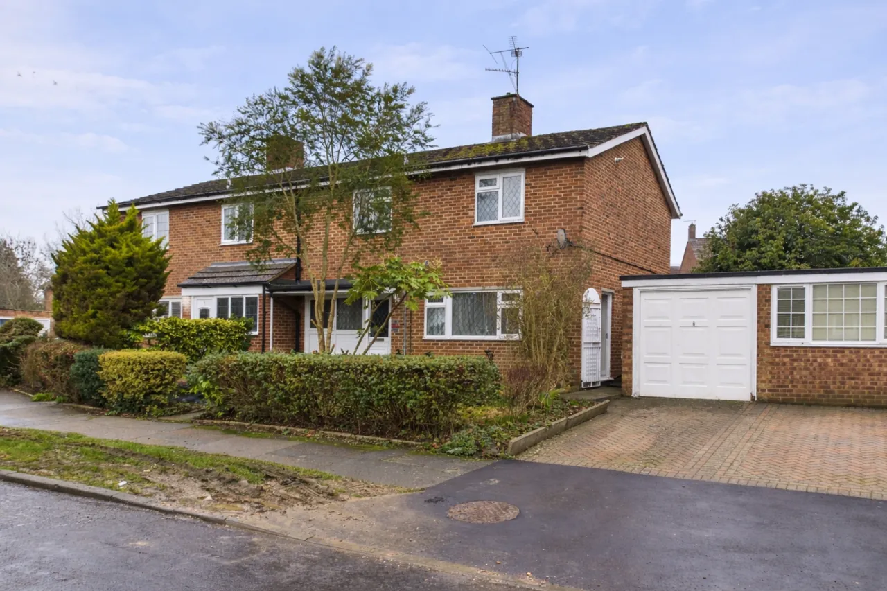 3 bed property for sale, Crofts Path, Leverstock Green, HP3