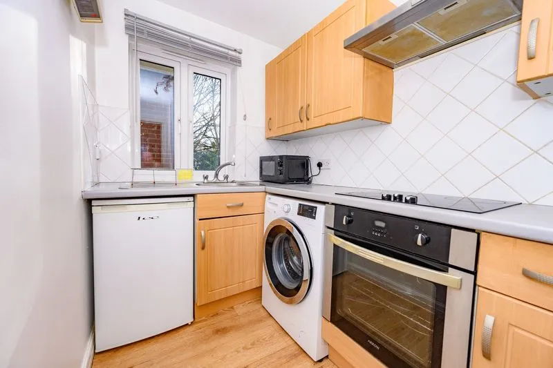 Walsingham Close, Hatfield AL10 0RS, photo 4