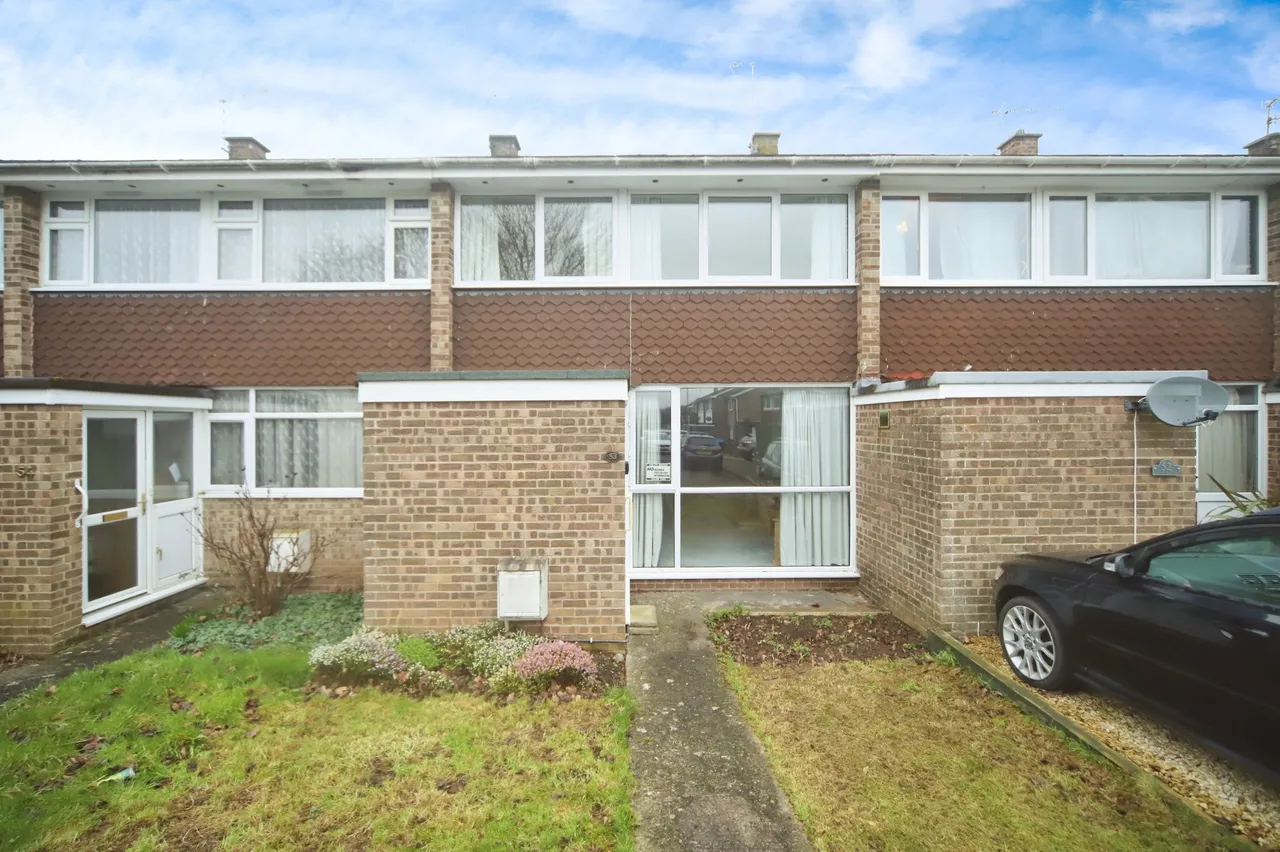 3 bed house for sale — Laburnum Road, Wellington