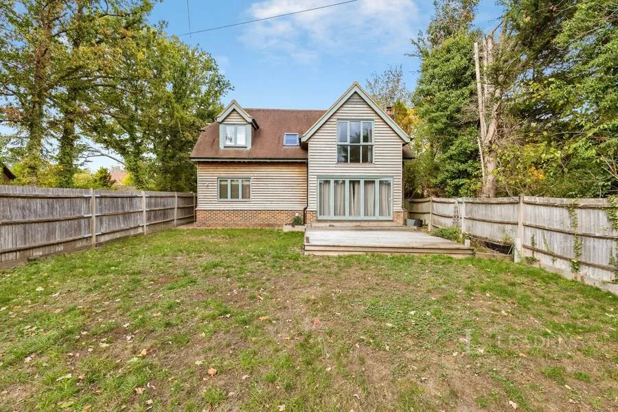 The Drive, Ifold, RH14, photo 11