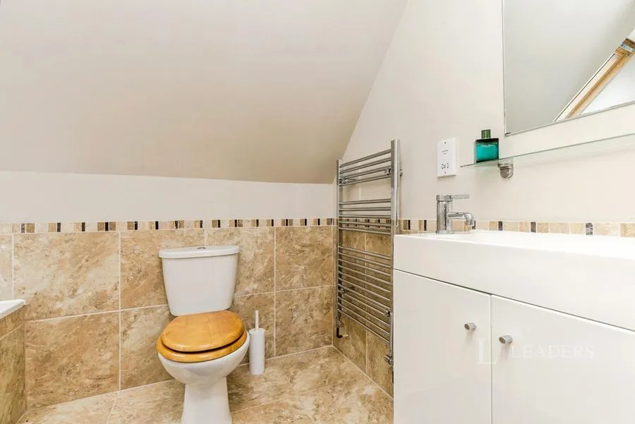 The Drive, Ifold, RH14, photo 9