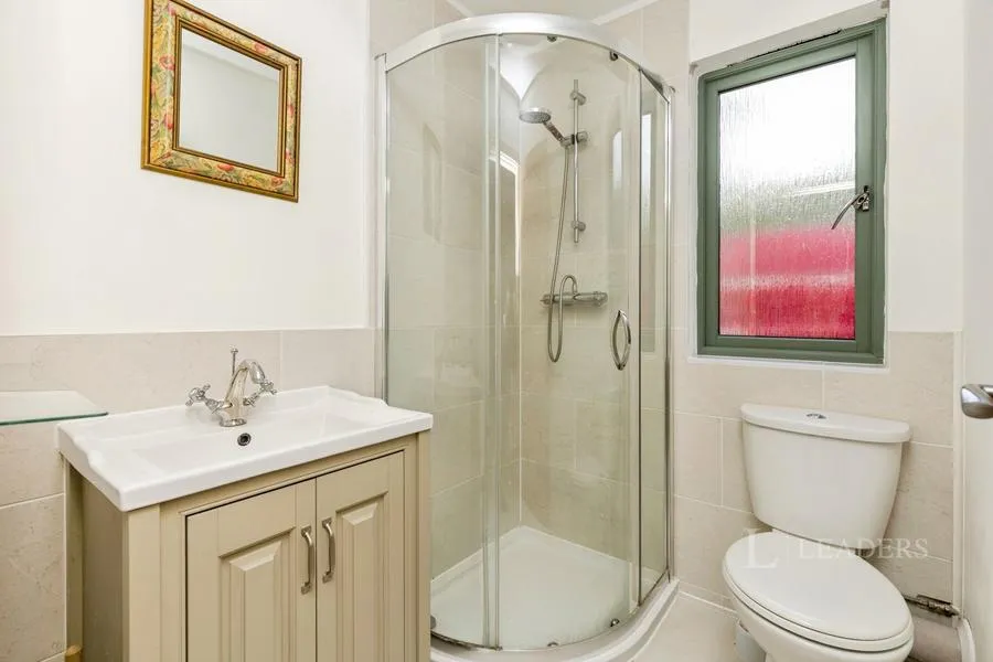 The Drive, Ifold, RH14, photo 8