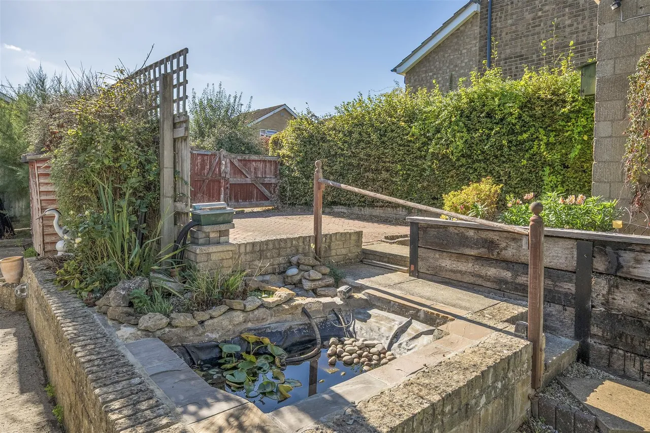 Riverside Drive, Chippenham, SN15, photo 19