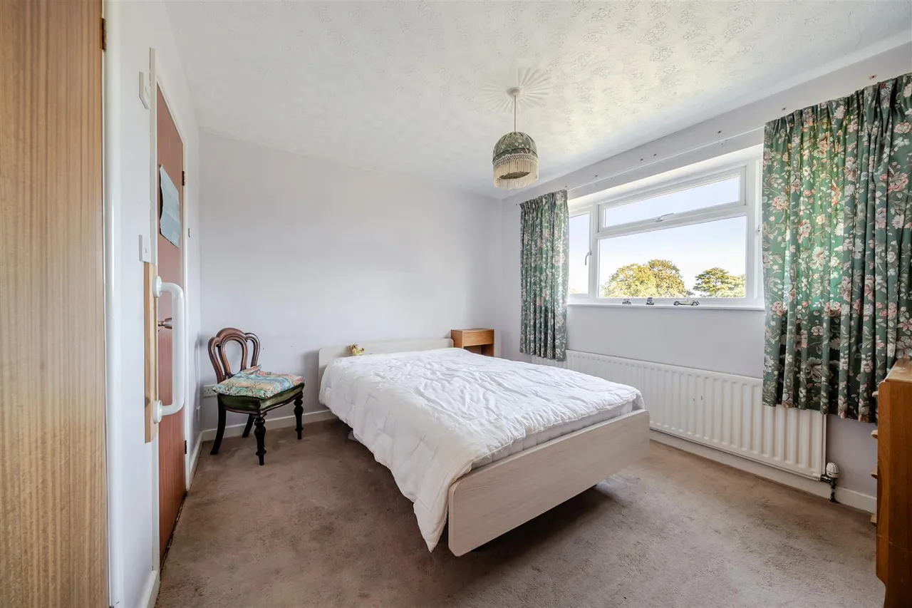 Riverside Drive, Chippenham, SN15, photo 5