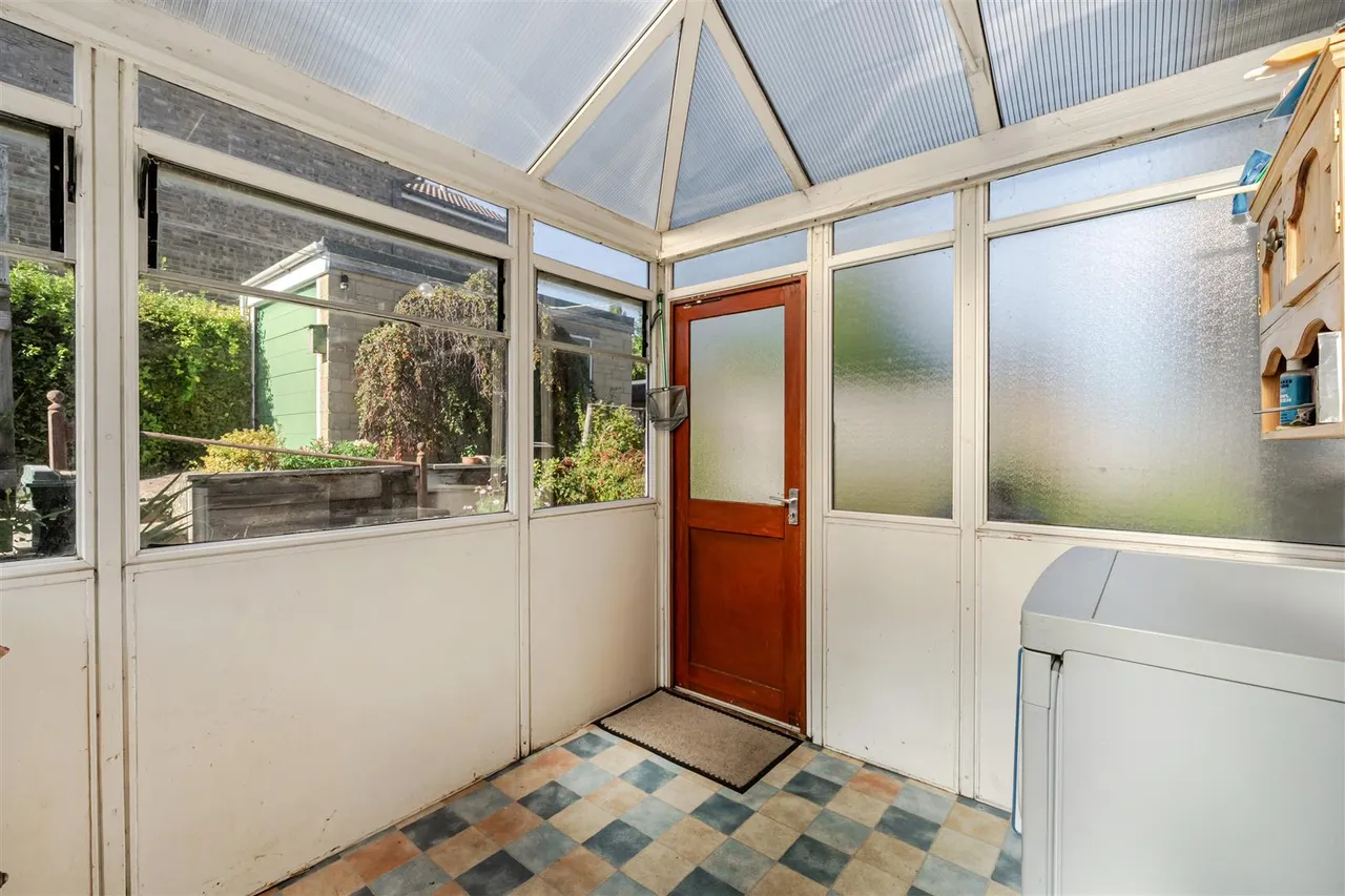 Riverside Drive, Chippenham, SN15, photo 17