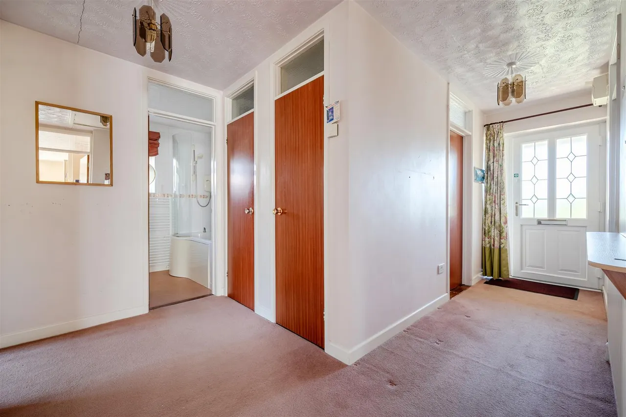Riverside Drive, Chippenham, SN15, photo 14