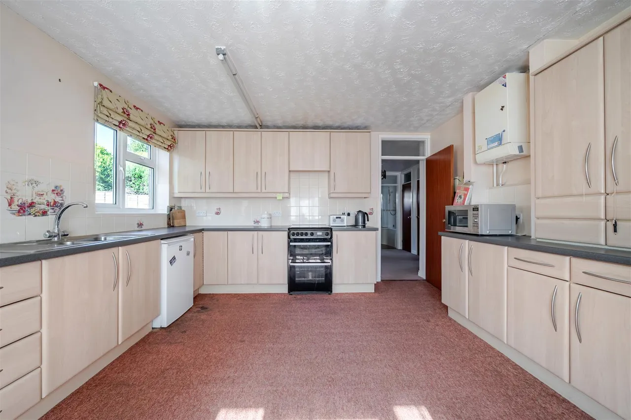 Riverside Drive, Chippenham, SN15, photo 12