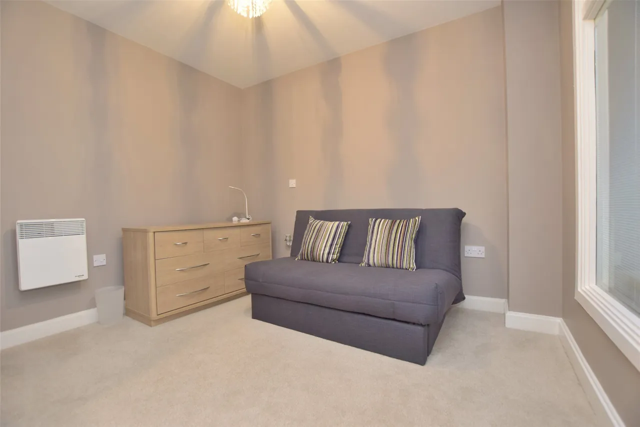 Honeybourne Way, Cheltenham, GL50 3UE, photo 9