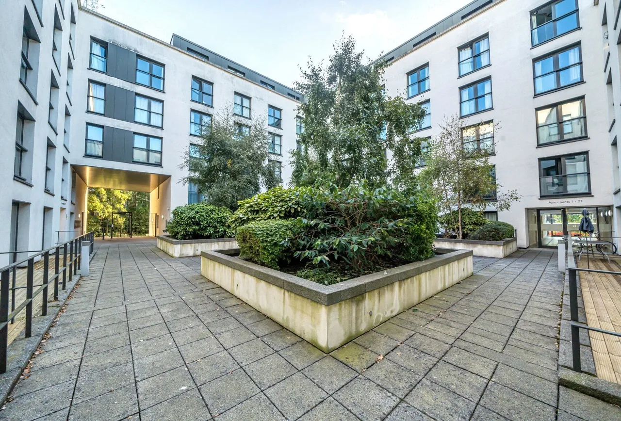 Honeybourne Way, Cheltenham, GL50 3UE, photo 6