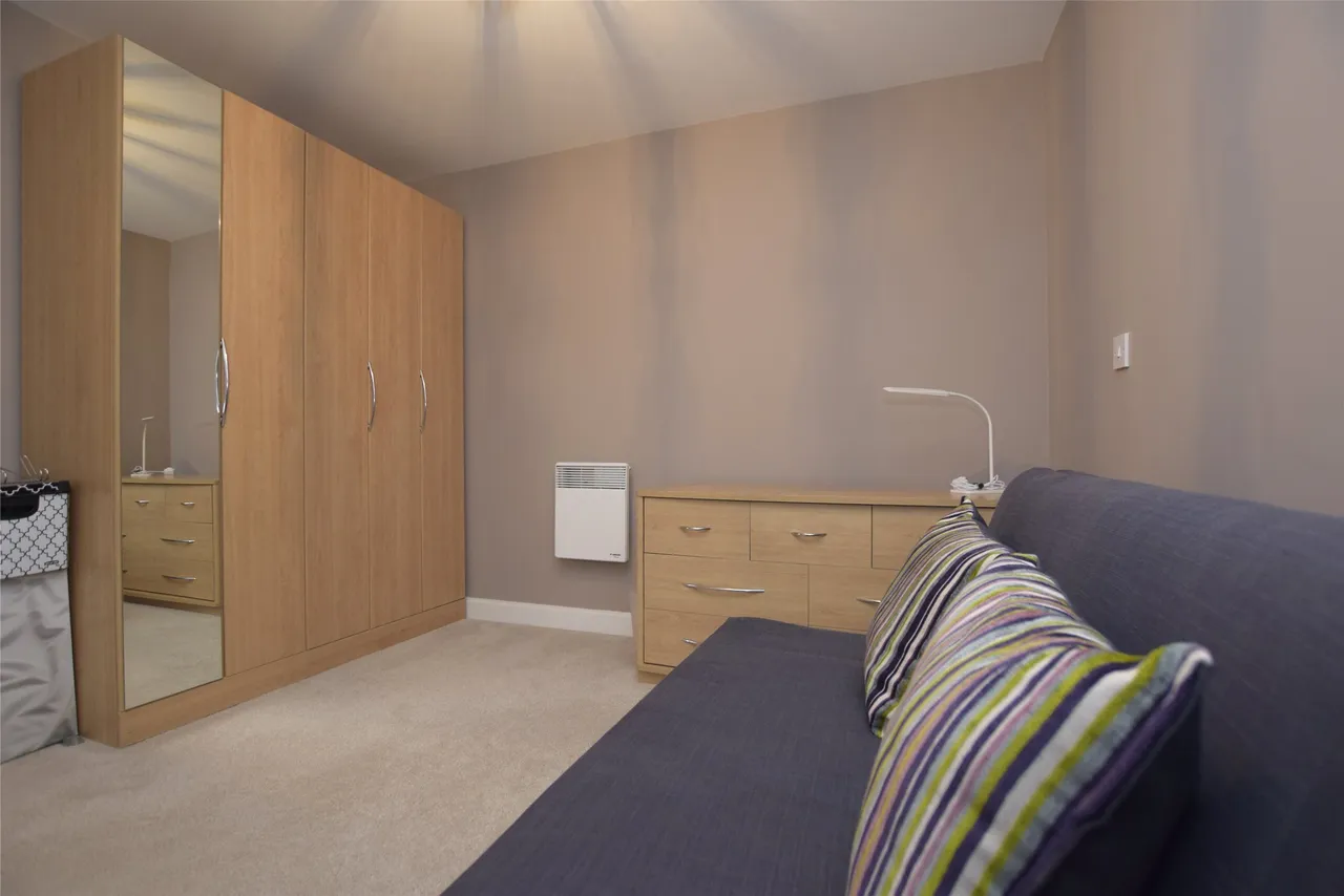 Honeybourne Way, Cheltenham, GL50 3UE, photo 3