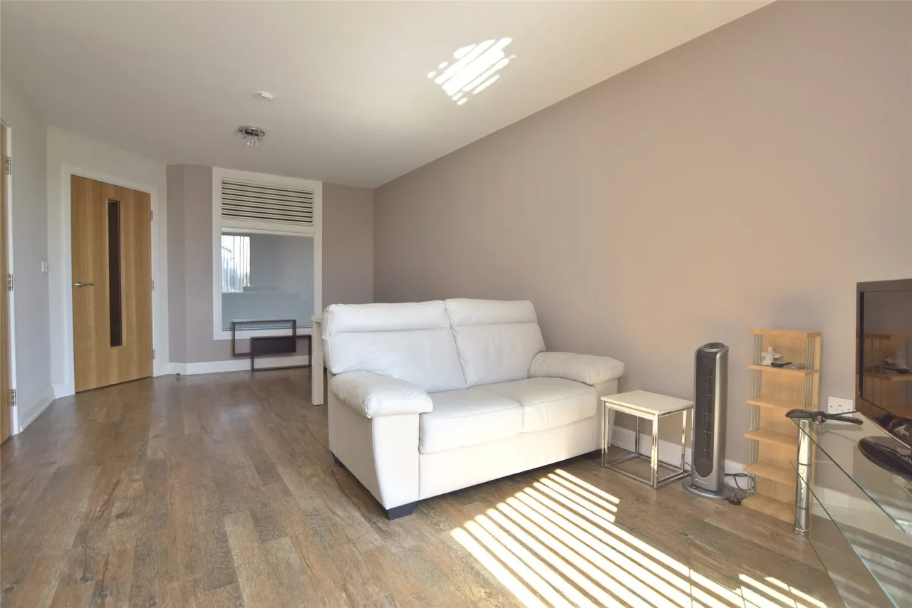 Honeybourne Way, Cheltenham, GL50 3UE, photo 8