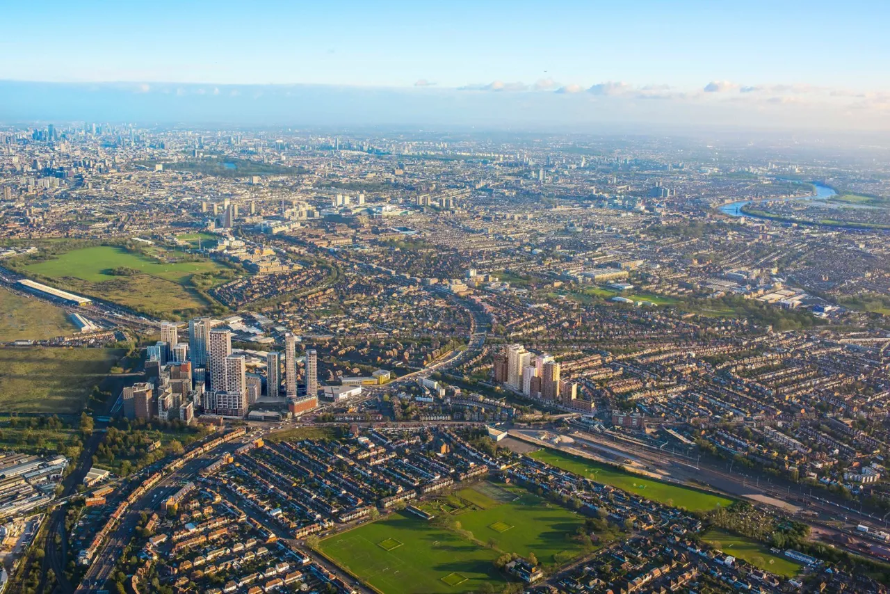 The Drive, London, W3, photo 10