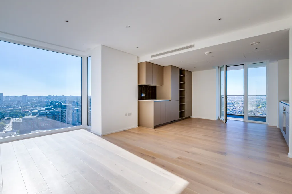 York Place, London, SW11, photo 2