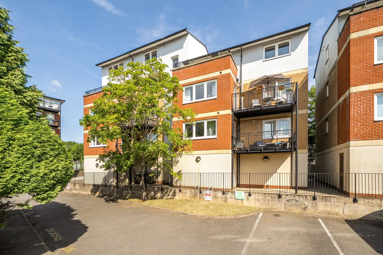 2 bed flat for sale — Solomons Hill, Rickmansworth, WD3