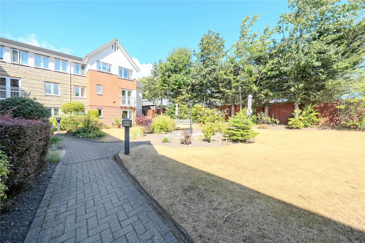St Edmunds Court, Leeds, LS8, photo 10