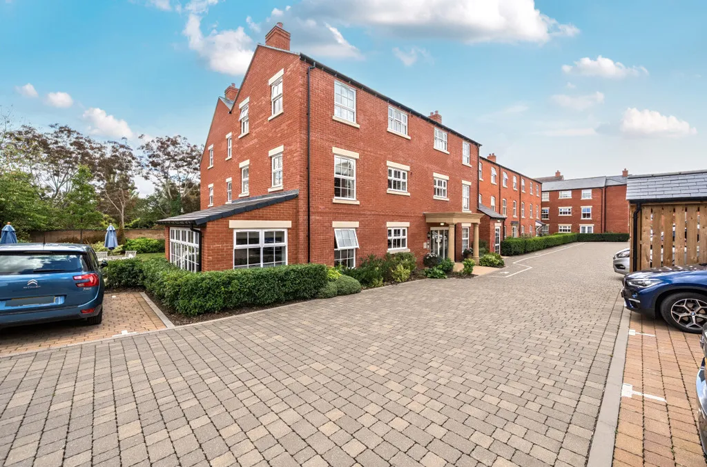 Water Lane, Towcester, Northamptonshire, NN12 6HR, photo 14