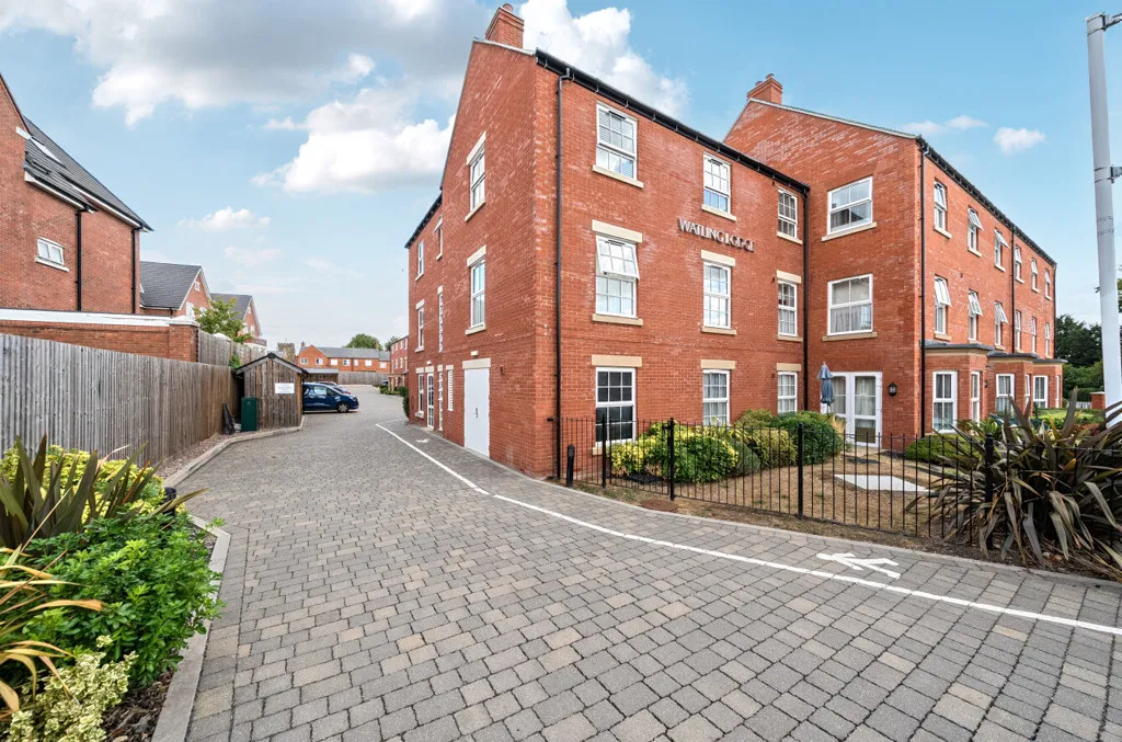 Water Lane, Towcester, Northamptonshire, NN12 6HR, photo 17