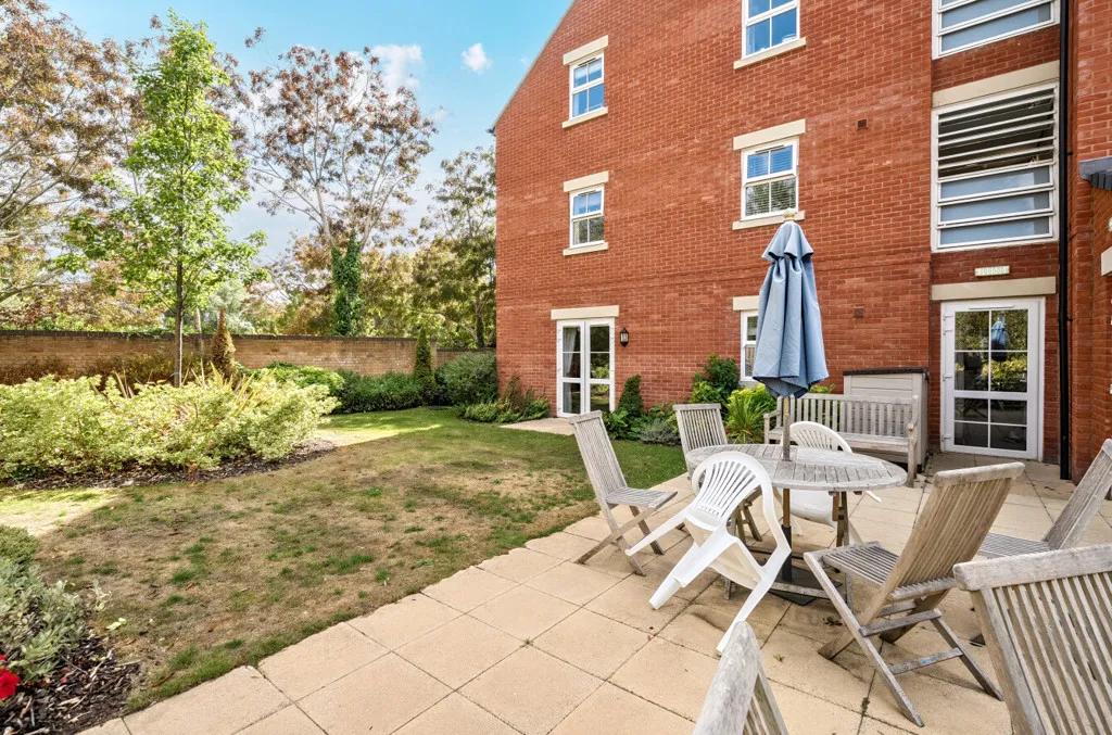 Water Lane, Towcester, Northamptonshire, NN12 6HR, photo 2