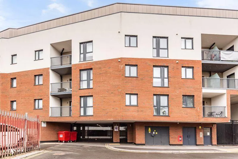 1 bed flat to rent — Lyons Way, Stoke Road