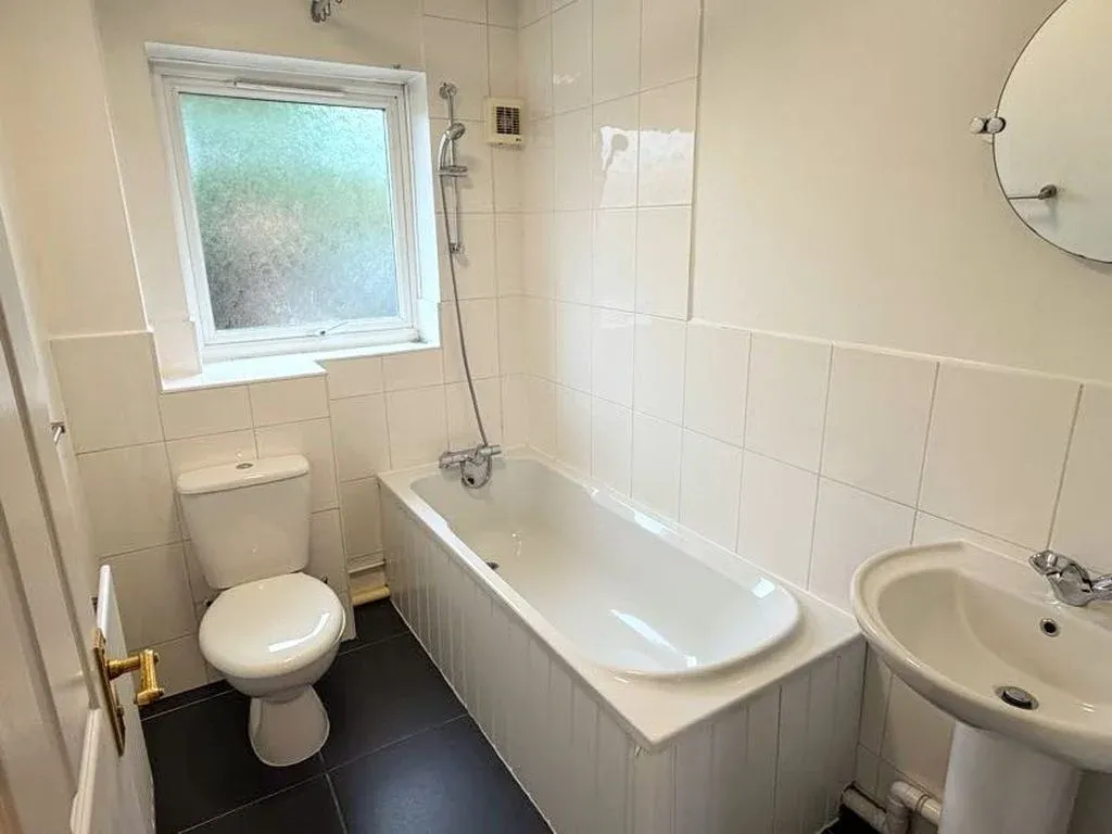 Holyhead Crescent, Tattenhoe, MK4, photo 4