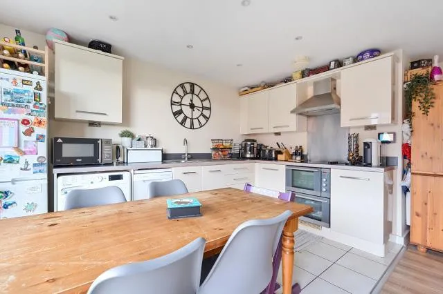 Tadros Court, High Wycombe, HP13, photo 5