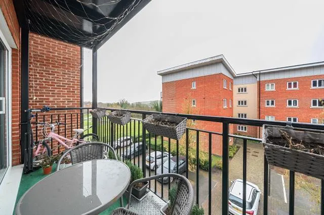 Tadros Court, High Wycombe, HP13, photo 9