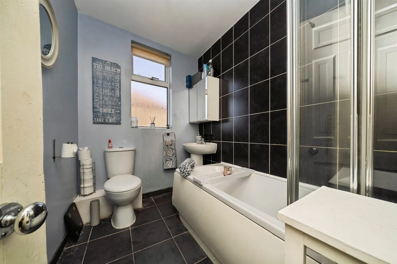Edinburgh Road, Wallasey, CH45, photo 16