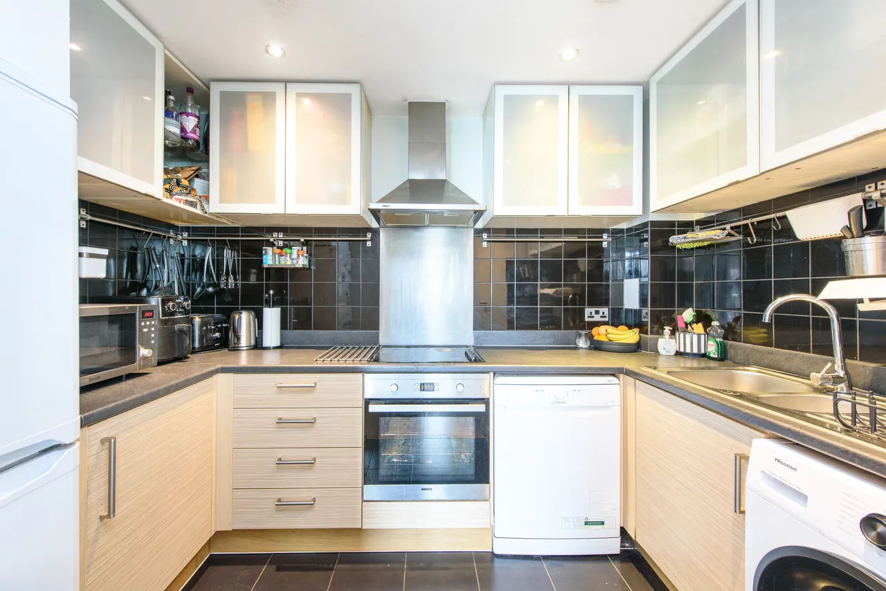London, NW9, photo 5