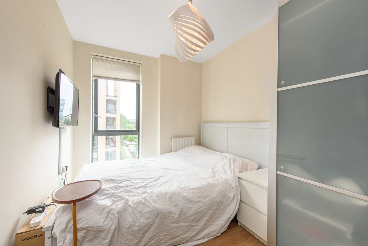 London, NW9, photo 8