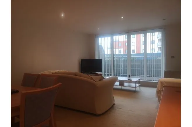 Wards Wharf Approach, London, E16, photo 3