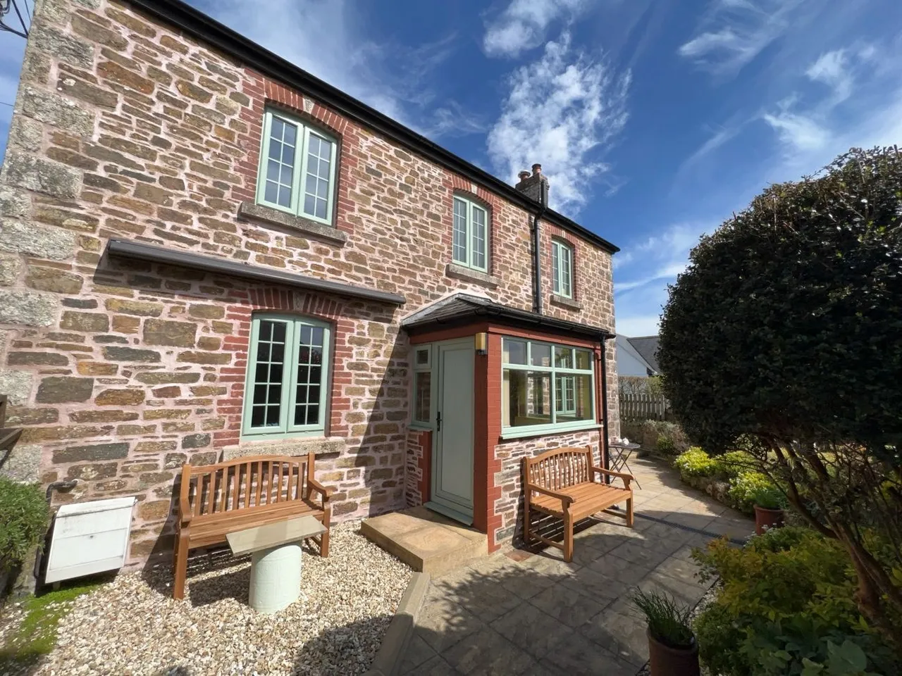 3 bed house for sale — Church Hill Cottage, Whitchurch...