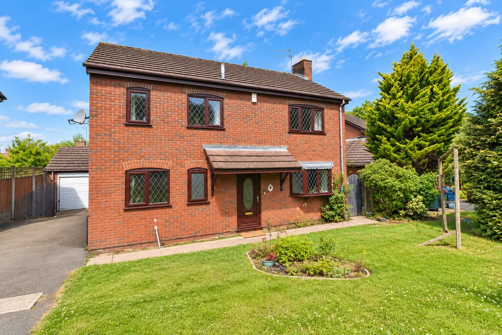 4 bed house for sale, Chestnut Road, Loggerheads
