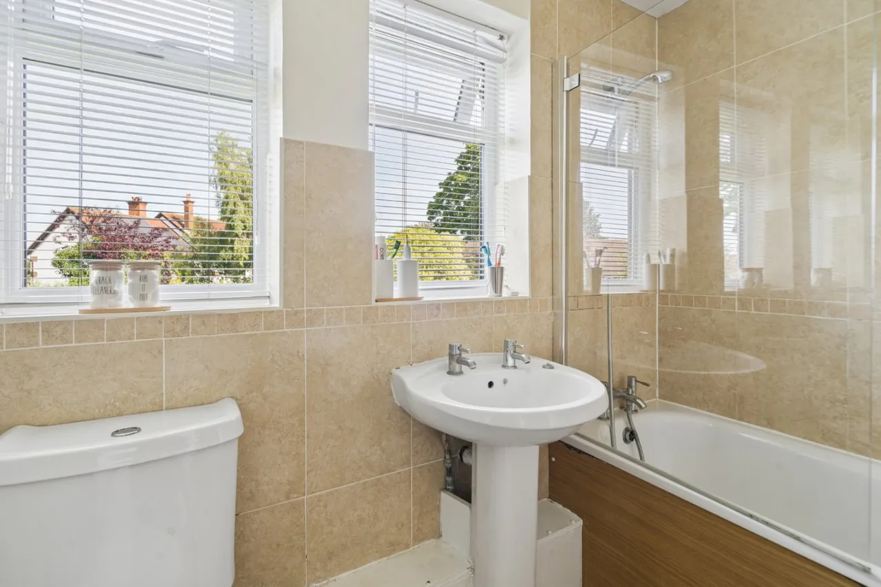 Peterhill Close, Chalfont St. Peter, SL9, photo 13