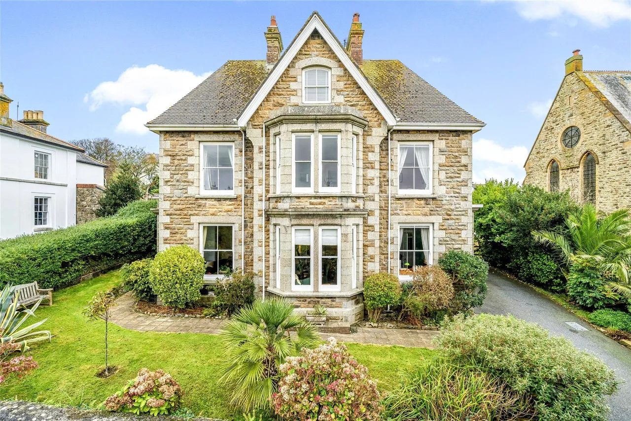 7 bed house for sale, Trewartha Terrace, Penzance, TR18