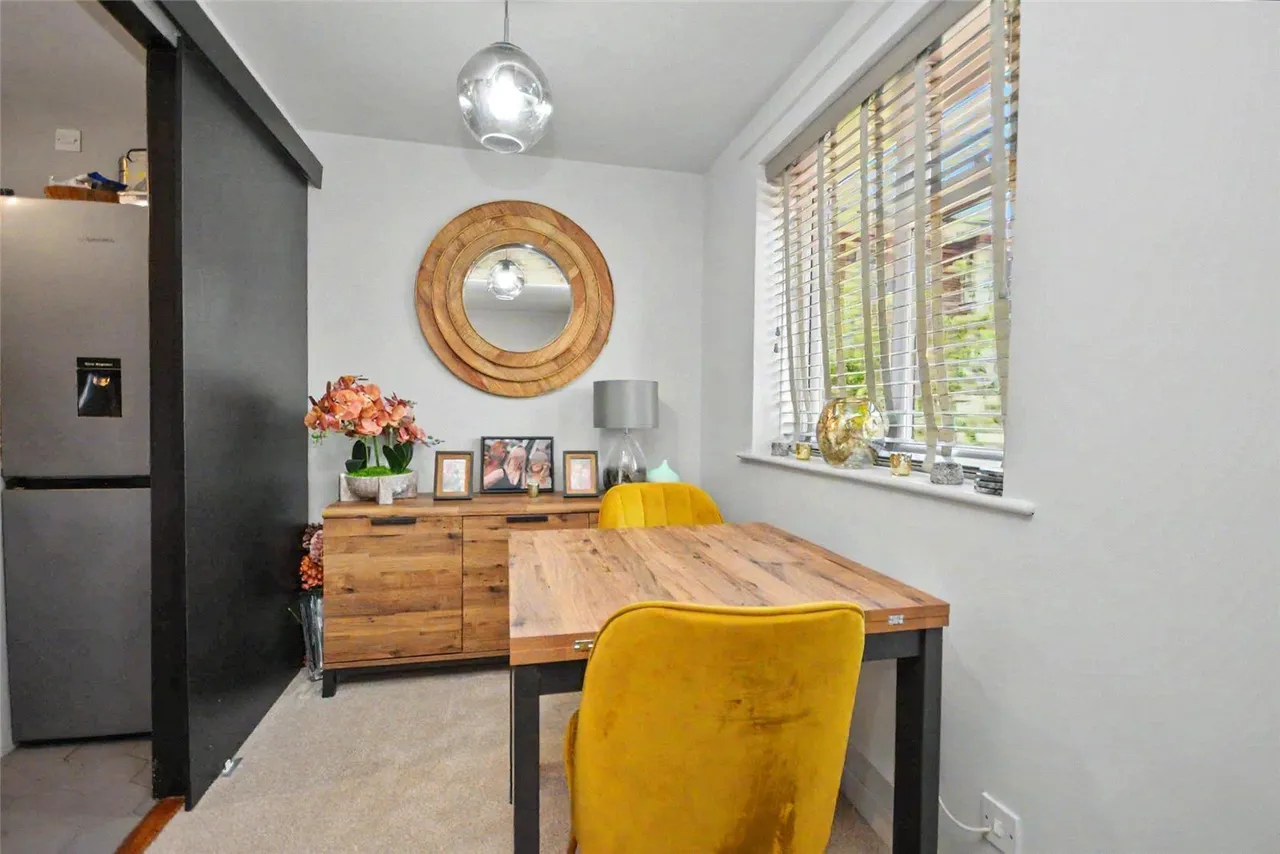 Lady Park Court, Leeds, LS17, photo 4