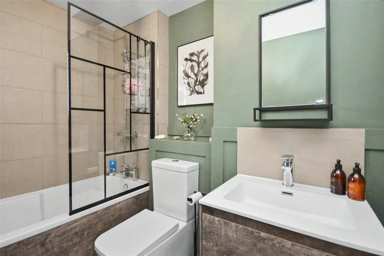 Lady Park Court, Leeds, LS17, photo 7