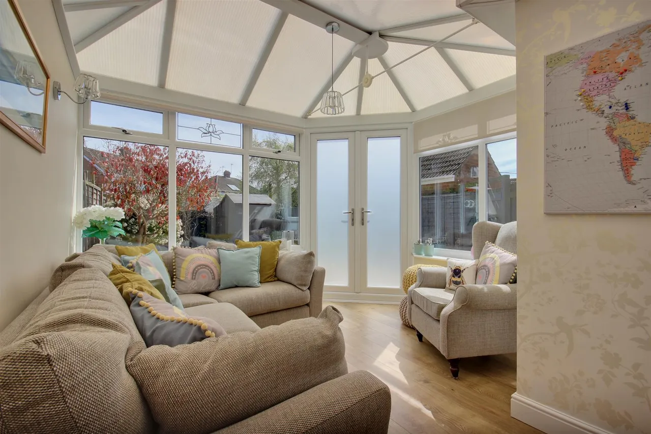 Molescroft Drive, Beverley, photo 6