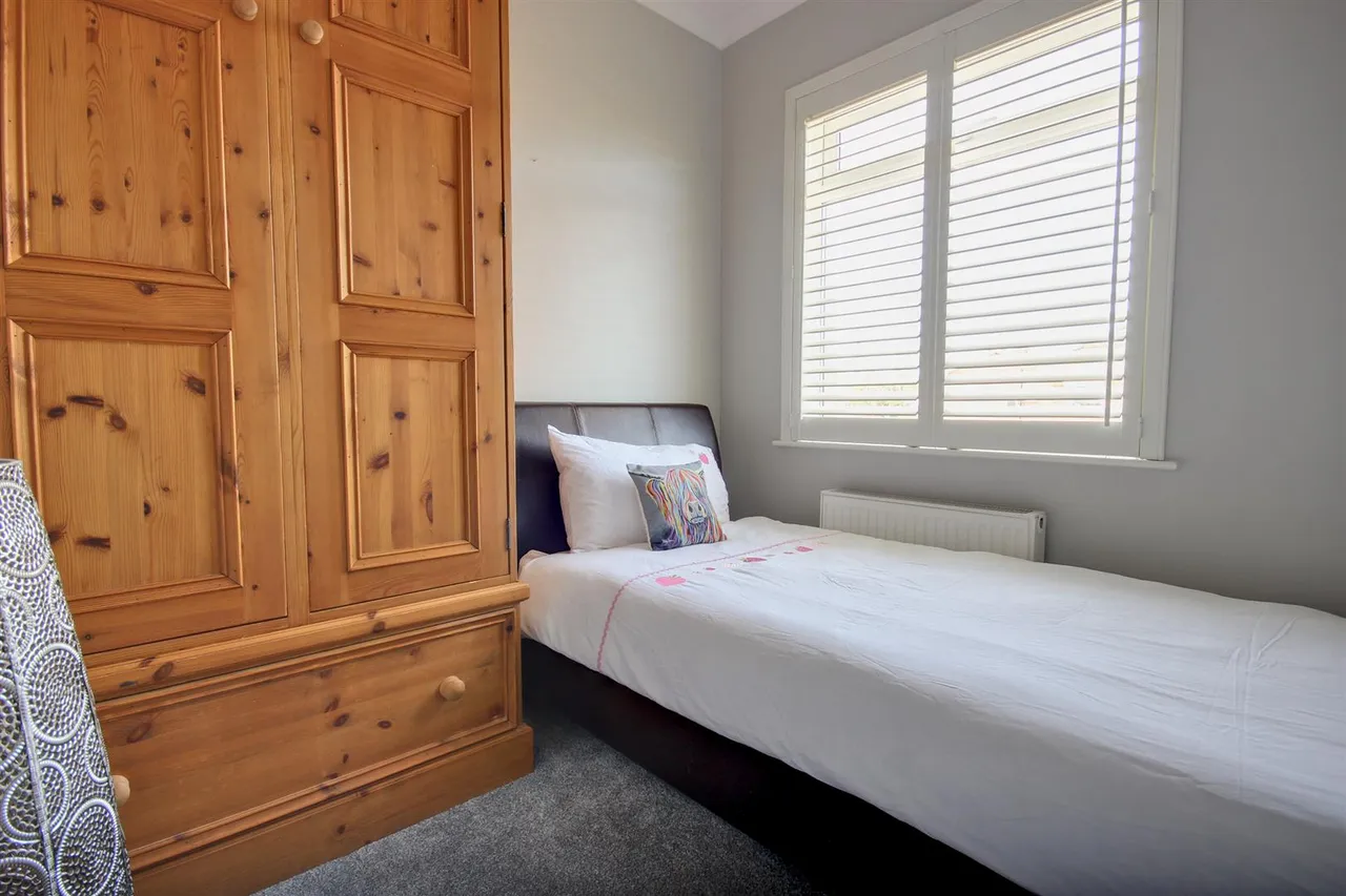 Molescroft Drive, Beverley, photo 9