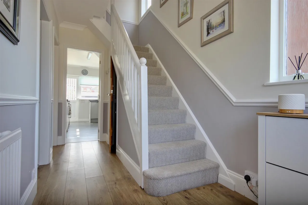 Molescroft Drive, Beverley, photo 5