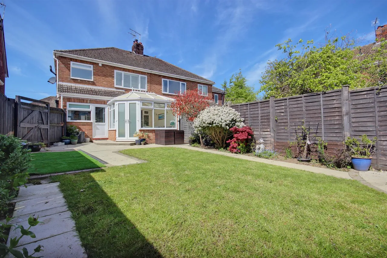 Molescroft Drive, Beverley, photo 12