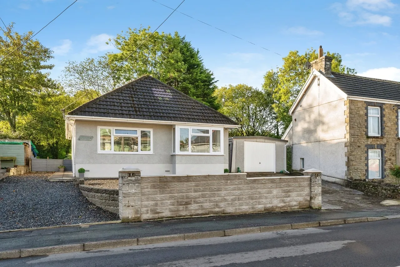 3 bed house for sale, Glynhir Road, Pontarddulais, SA4