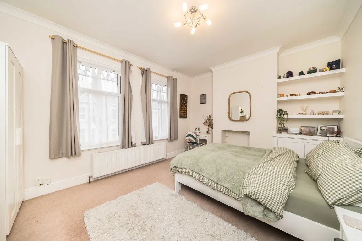 Lydden Grove, SW18, photo 7