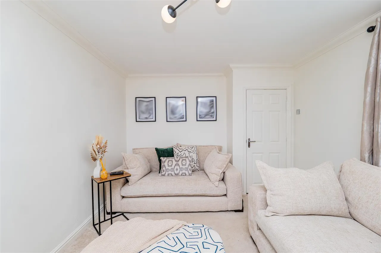 North Walk, Barry, CF62 8BX, photo 9